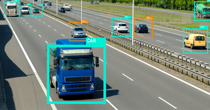 三車線の道路で車を検出している様子